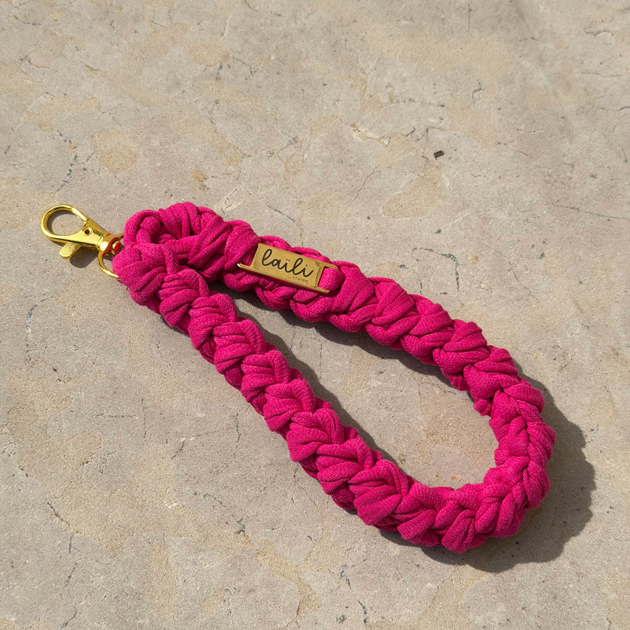 LAILI STUDIO bracelet de telephone fait au crochet